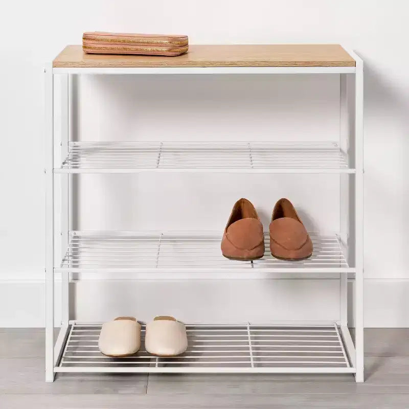 Scarpiera a 4 ripiani in metallo bianco con legno naturale