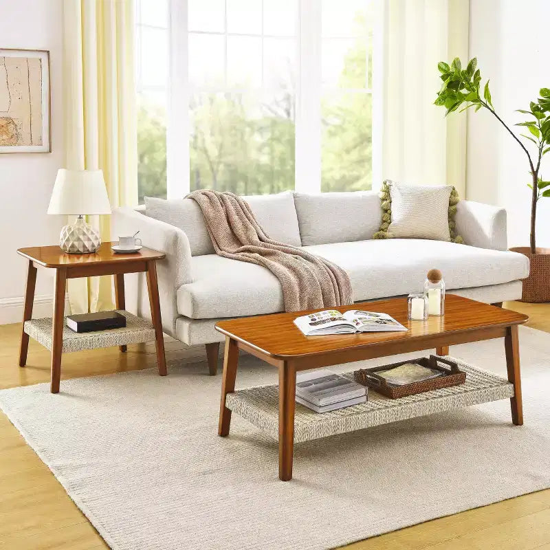 Tavolino da caffè in legno di gomma stile Mid-Century Modern con ripiano in rattan intrecciato