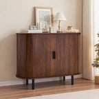 Mobile bar/credenza a buffet scanalato di metà secolo con 2 ante scorrevoli, noce